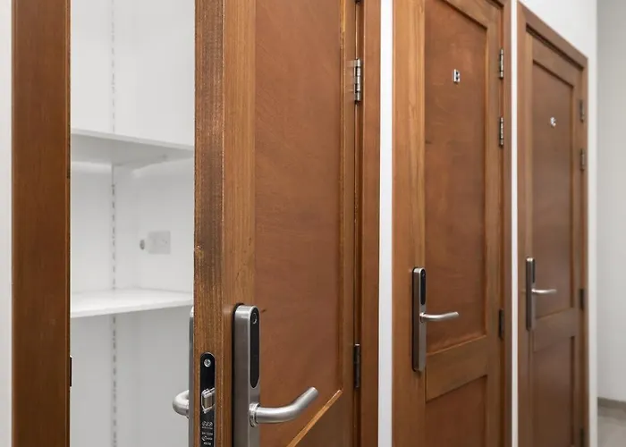 아파트 Blue Hues *